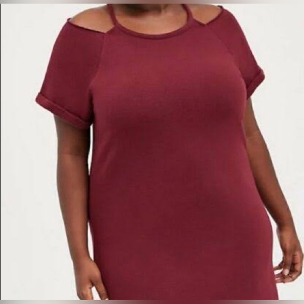 Torrid Mini Cozy Fleece Cold Shoulder Dress
Size 1 (1X) 14/16 NWT & 2 (2X) 18/20 - Picture 4 of 7